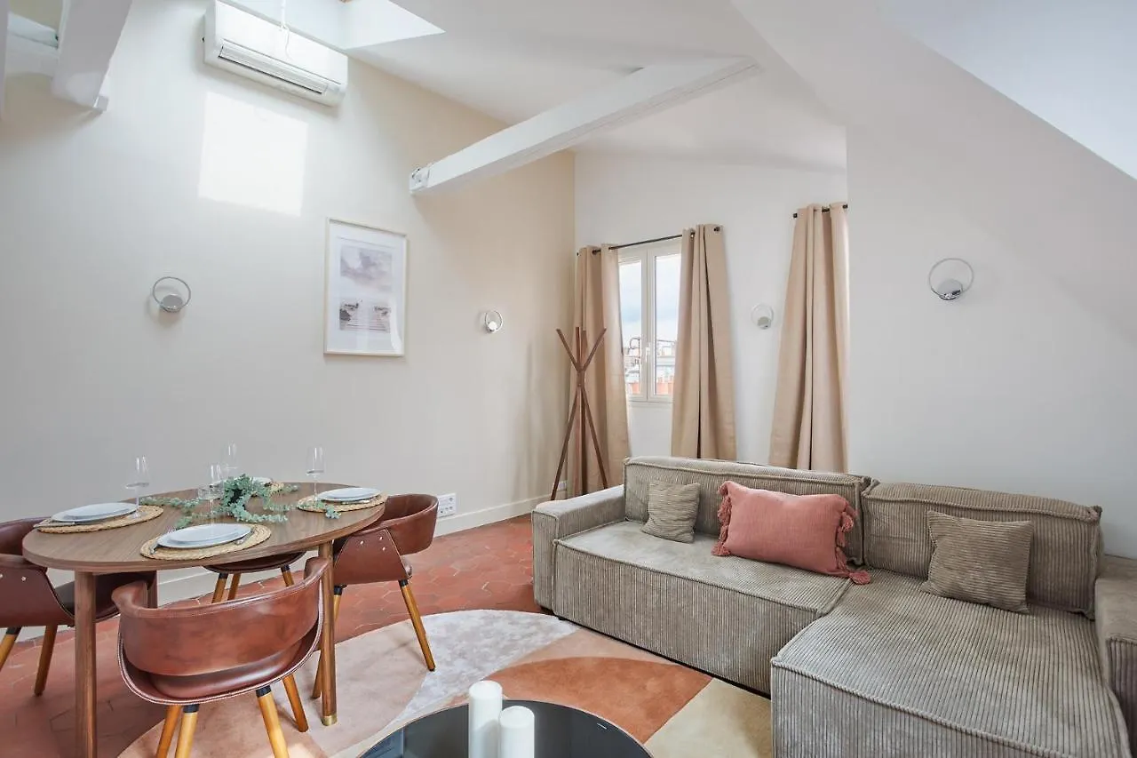 Apartement Montaigne George V By Studio Prestige Paris