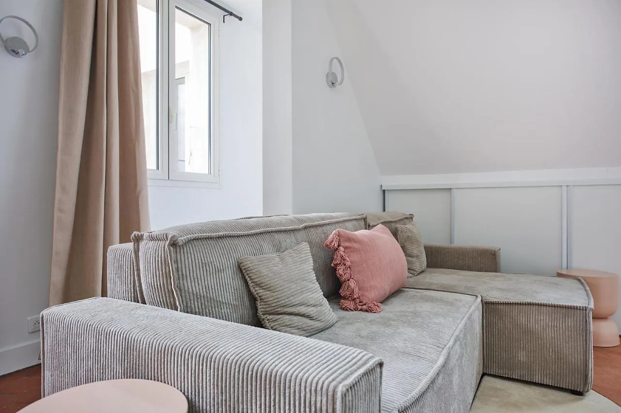 Apartement Montaigne George V By Studio Prestige Paris Apartment