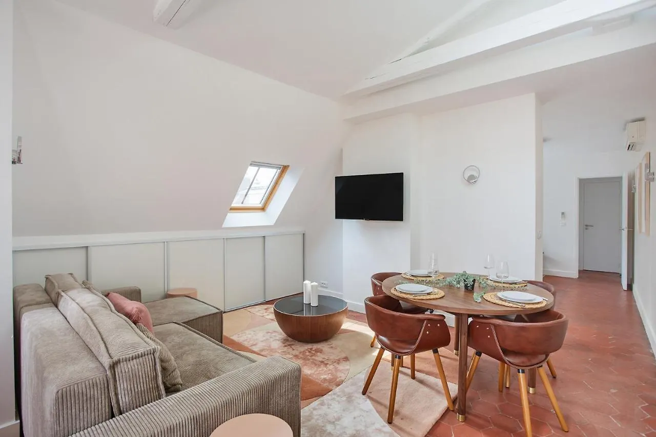 Apartement Montaigne George V By Studio Prestige Paryż Francja