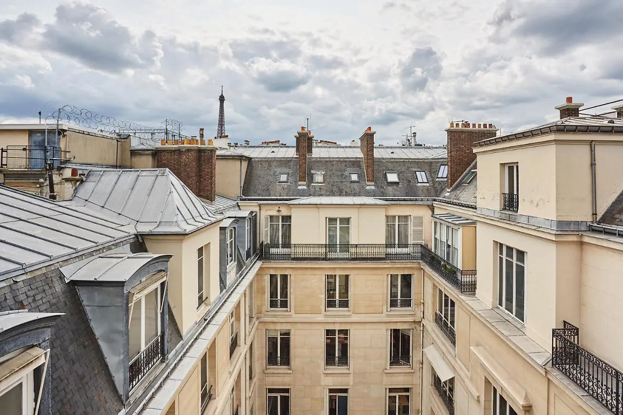 Apartament Apartement Montaigne George V By Studio Prestige Paryż